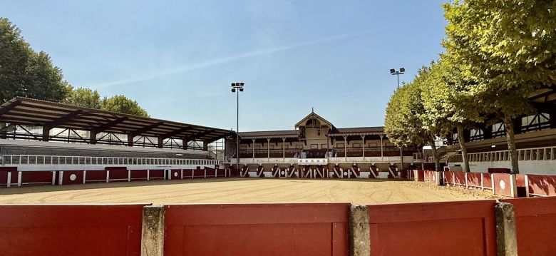 Arènes de Cazaubon