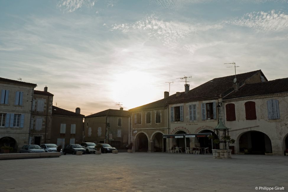 ValencesurBaïse Villes, Villages et Bastides à ValencesurBaïse Guide du Gers ValencesurBaïse Villes, Villages et Bastides à ValencesurBaïse Guide du Gers