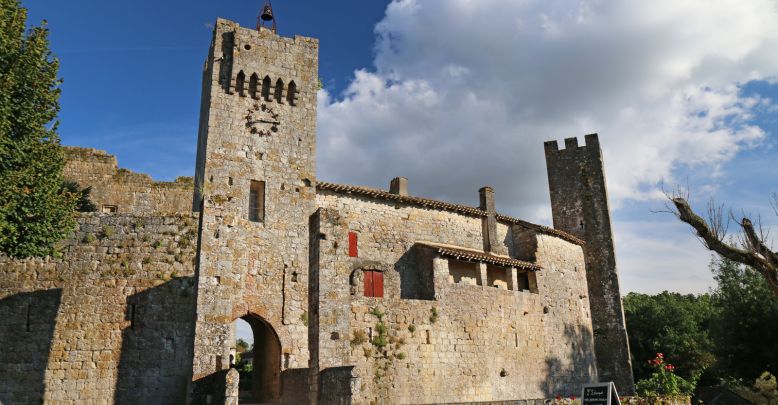 Visit Larressingle, the little Carcassonne in  ...