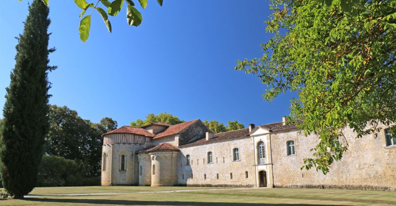 Visitez L’Abbaye de Flaran et profitez de ses  ...
