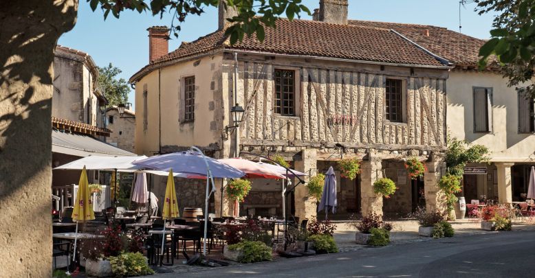 Visit the circular bastide of Fourcès, the jew ...