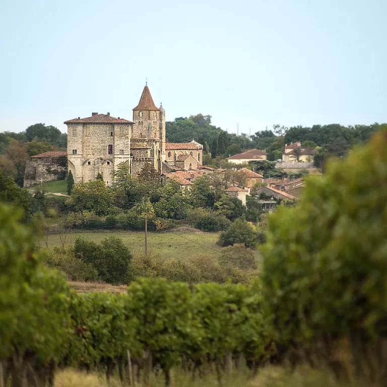 Visiter Lavardens, l’un des « Plus beaux villa ...