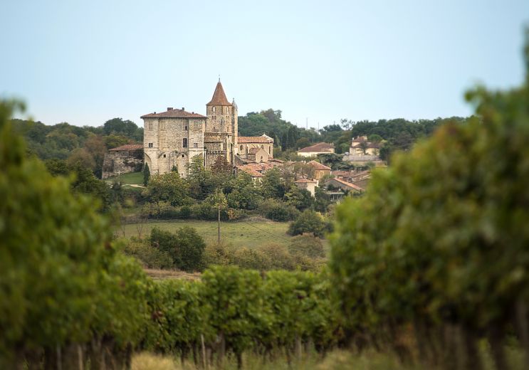 Visit Lavardens, one of the "most beautiful vi ...