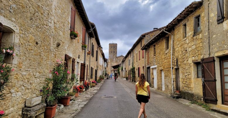 Écoutez le guide et découvrez la bastide de Mo ...