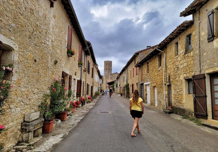 Écoutez le guide et découvrez la bastide de Mo ...