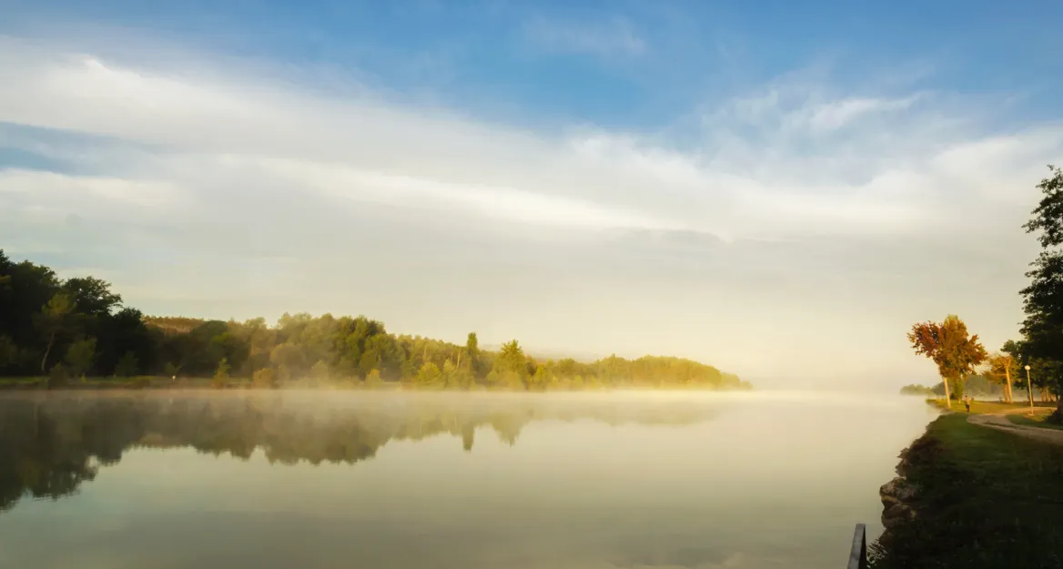 Lac de Luby - Crédit Photo © Marta P | Adobe Stock