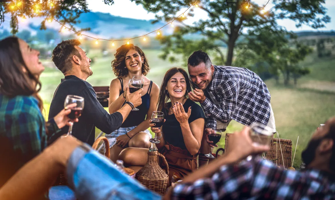 Weekend with friends © Shutterstock