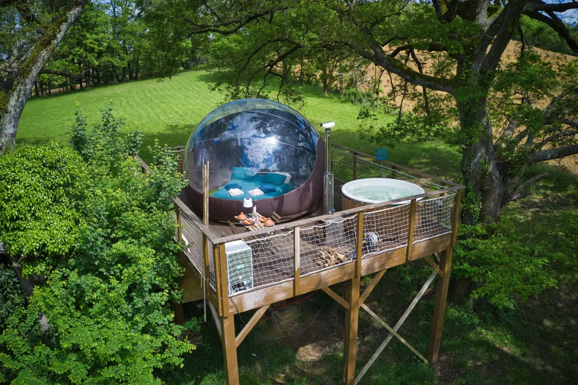 The Bubble in the Heart of the Oaks