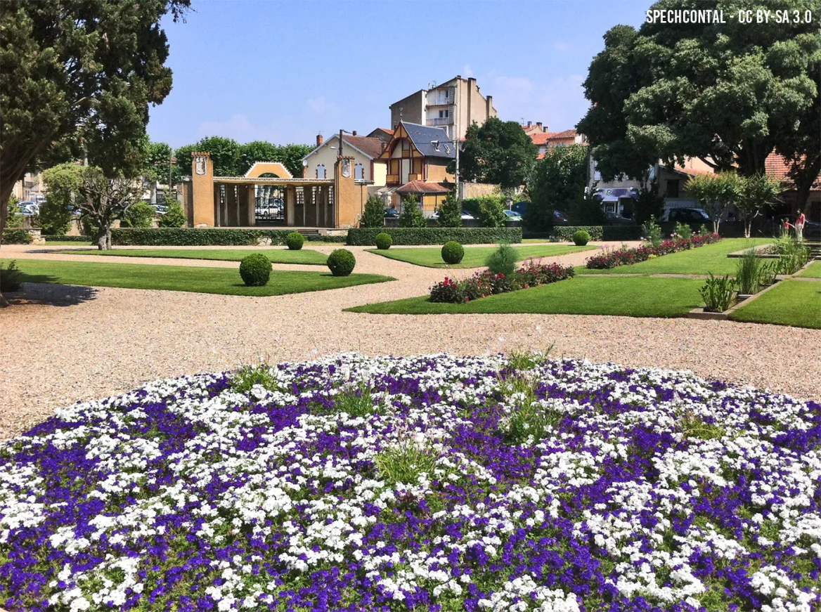 Photo: Ortholan Garden Source: Spechcontal - CC BY-SA 3.0