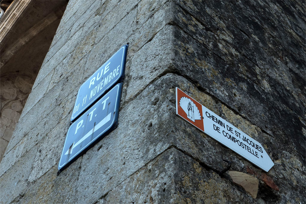 Directions for following the road to Santiago de Compostela