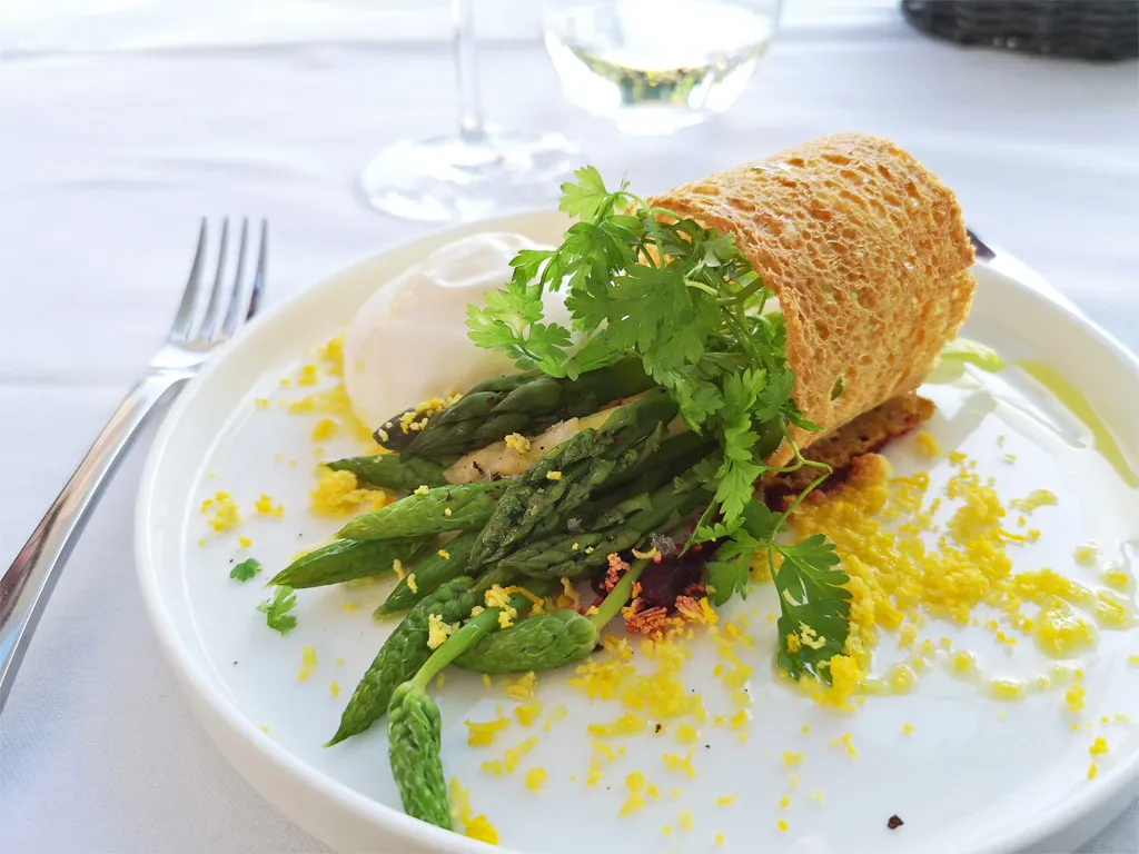 Croustillant d'asperges domaine de nazere