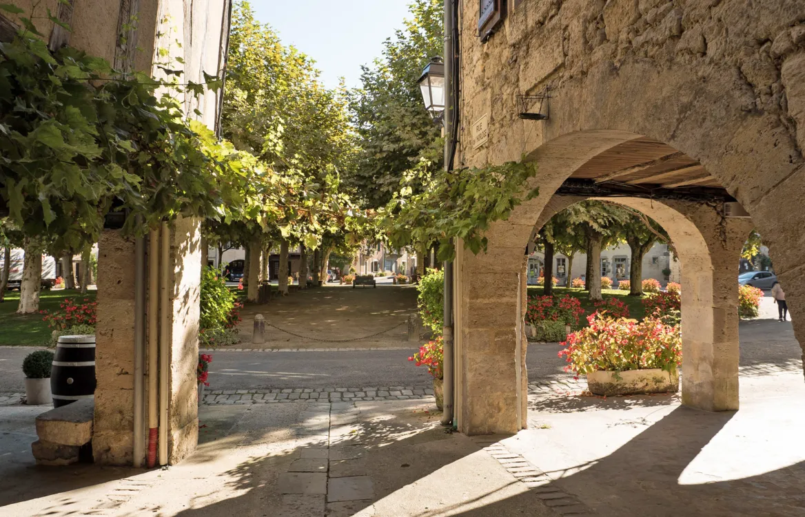 Place des Arcades