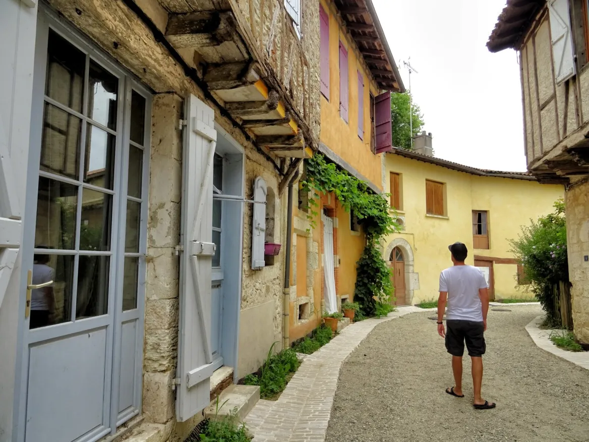 The colorful alleys of the medieval city