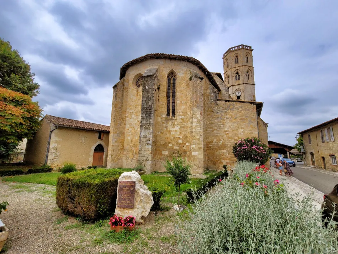 Église de Monfort et sa tour octogonale