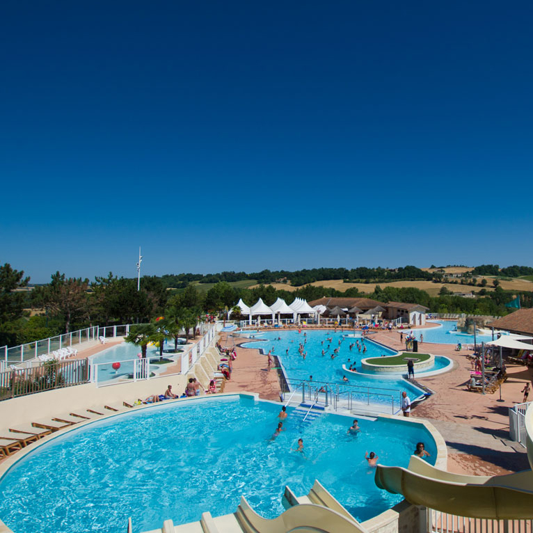 Camping Lac des 3 Vallées in Lectoure - Camping pitches in a preserved landscape in the Gers