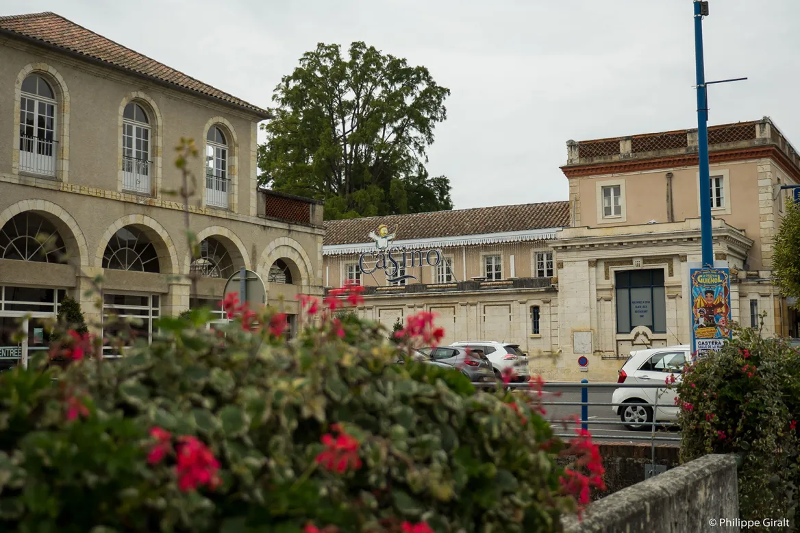 Le casino de Castéra