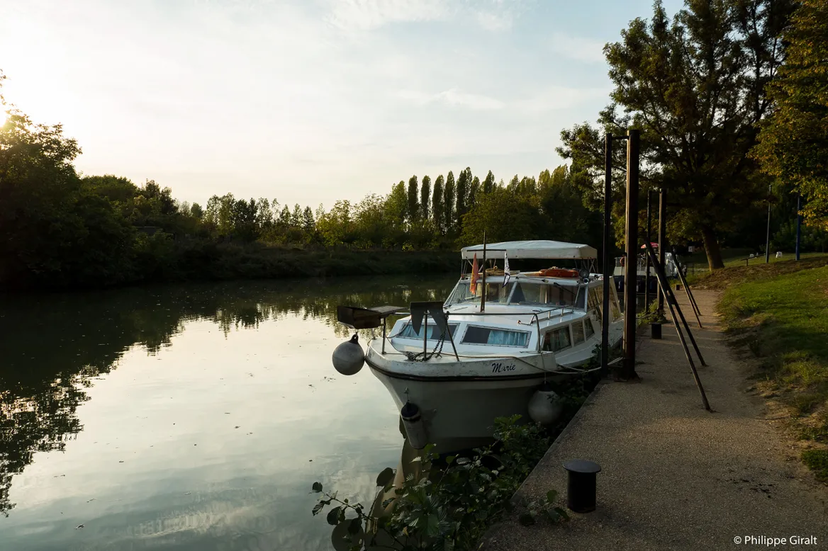 Valence-sur-Baïse bateau