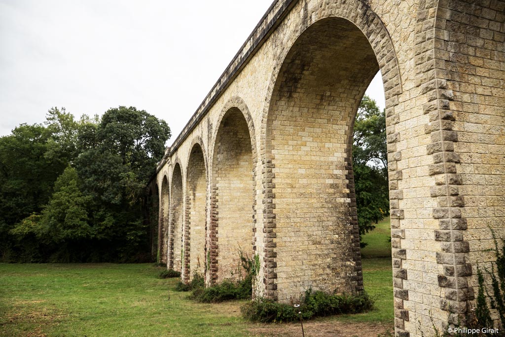 The Castin viaduct and its arches